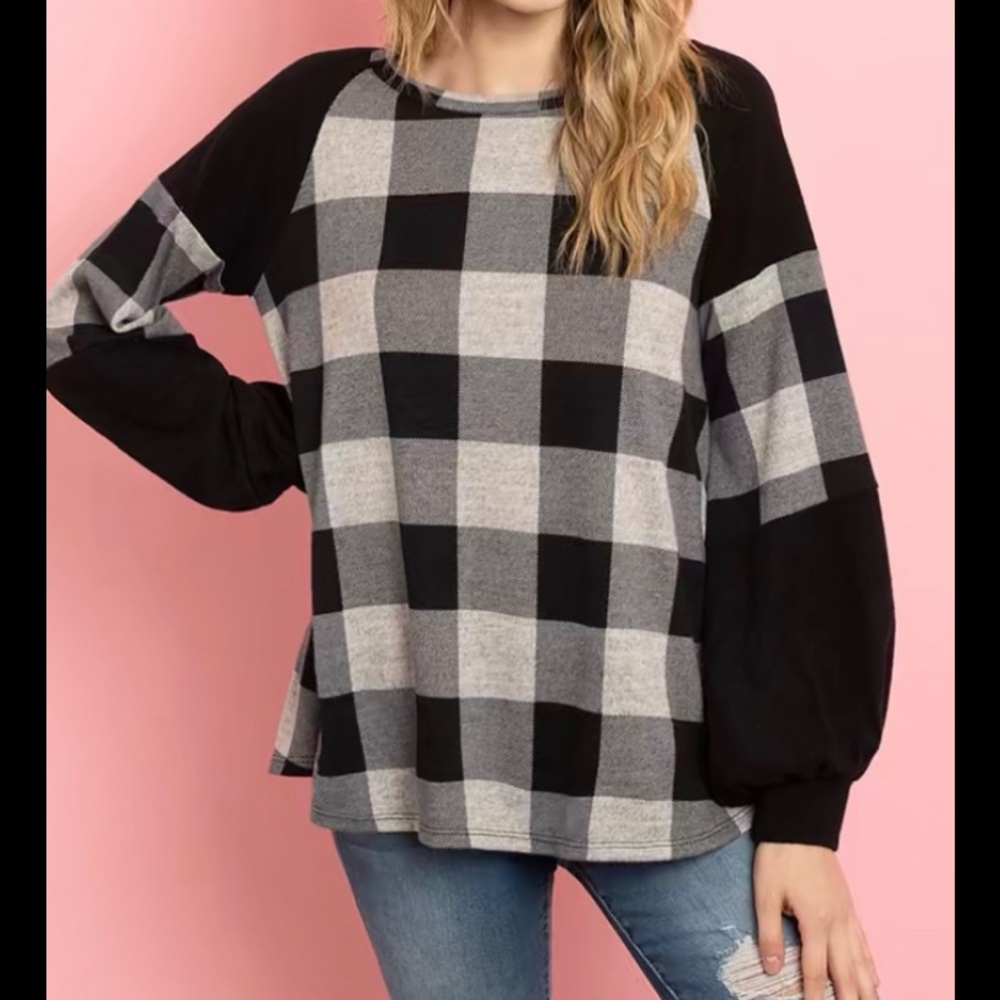 Oatmeal/black puffy sleeve top